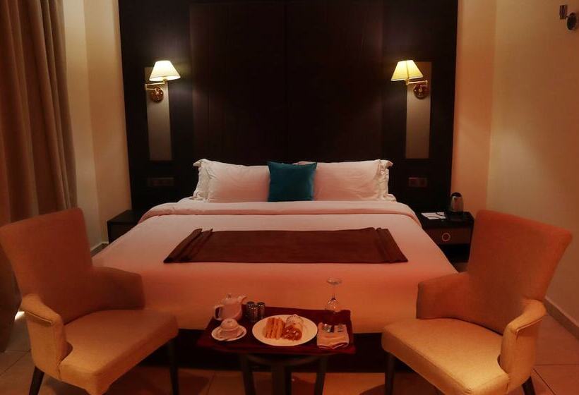 هتل Monty Suites Calabar