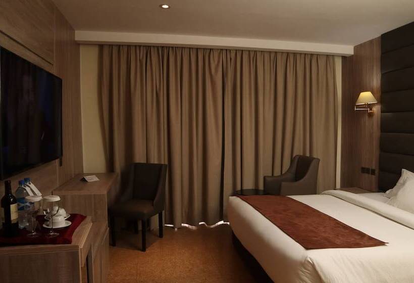 هتل Monty Suites Calabar