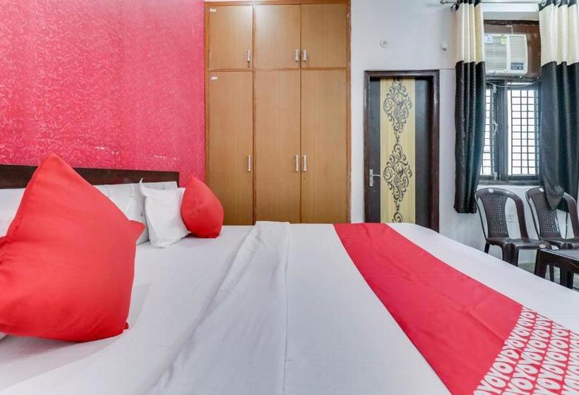 בית מלון כפרי Oyo 79428 Saanj Bnb