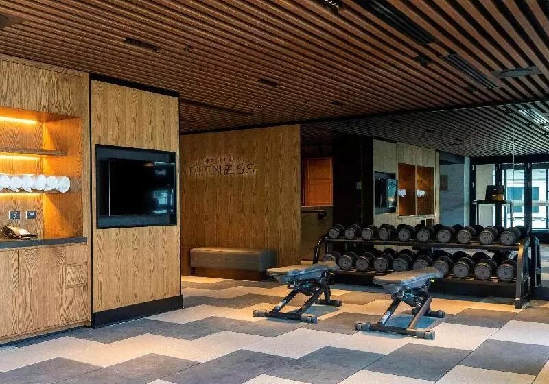 ホテル Sofitel Adelaide