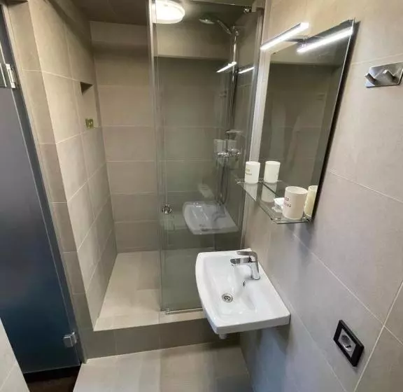 Lift Hotel Boutique