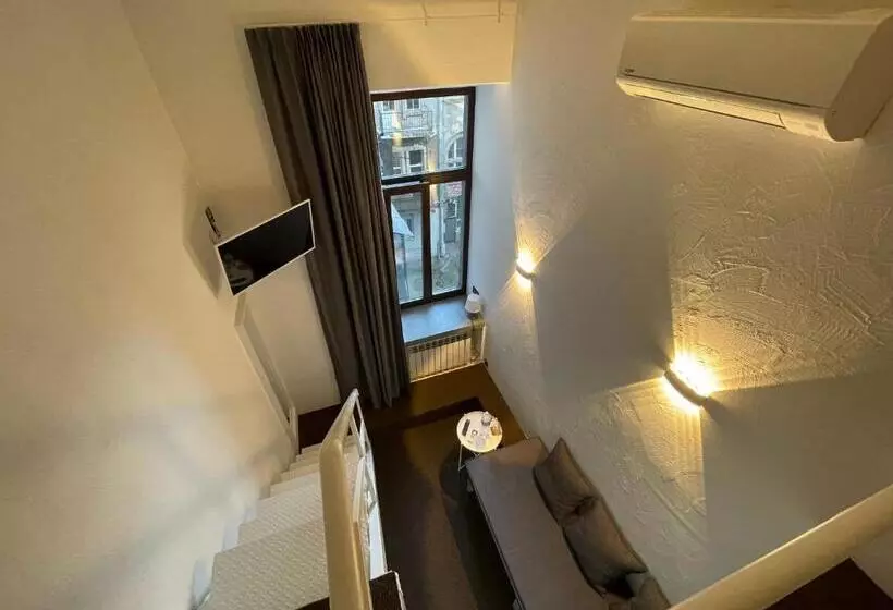 Lift Hotel Boutique