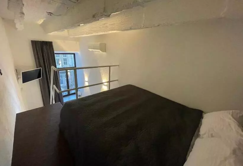 Lift Hotel Boutique