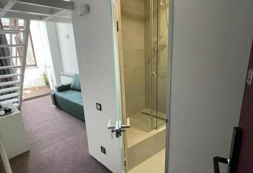 Lift Hotel Boutique