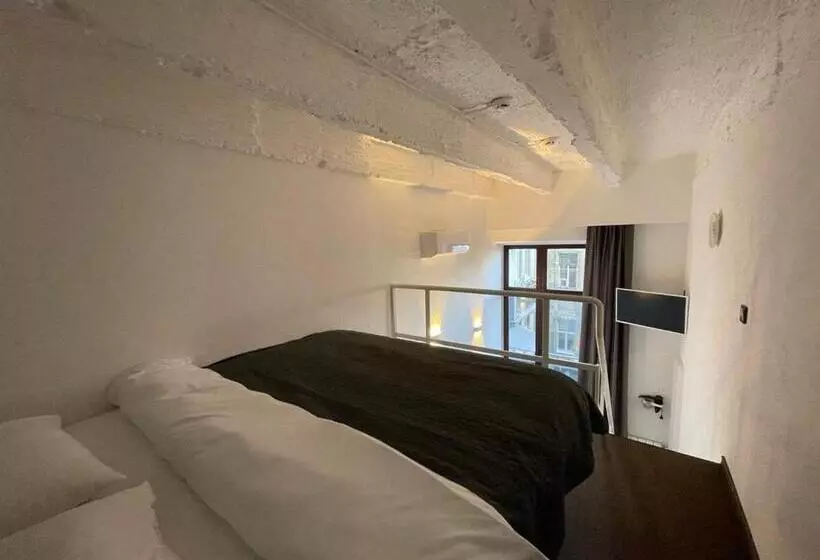 Lift Hotel Boutique