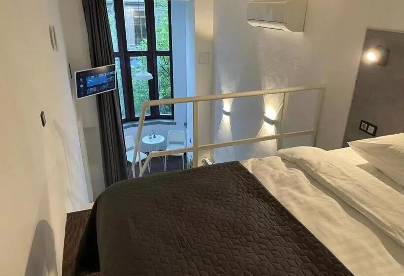 Lift Hotel Boutique
