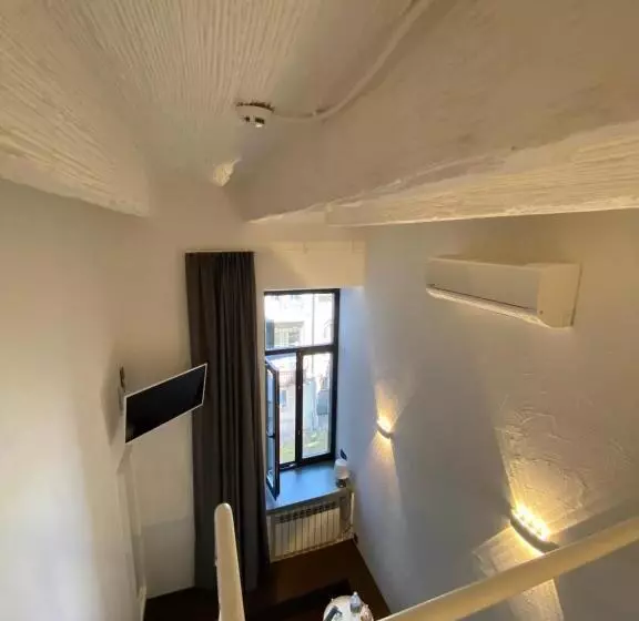 Lift Hotel Boutique