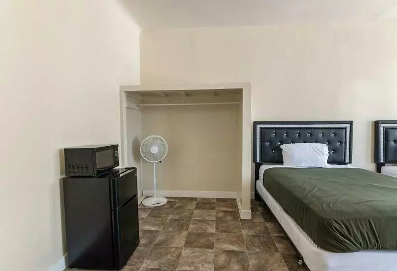 モーテル Mariachi Plaza