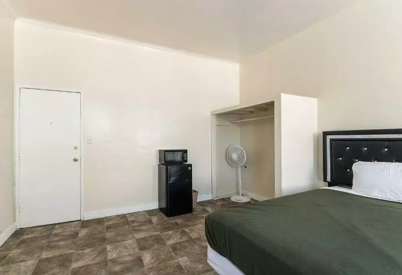 モーテル Mariachi Plaza