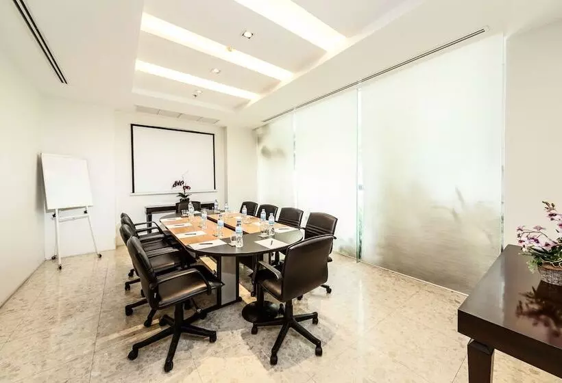 Adelphi Grande Sukhumvit