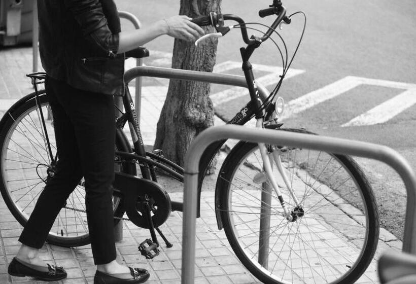 تختخواب و صبحانه Md Modern Hotel Jardines