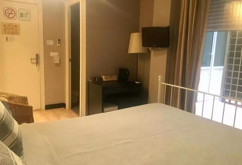 مبيت وإفطار Md Modern Hotel Jardines