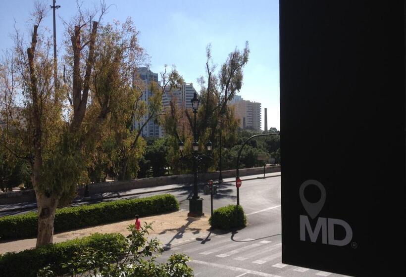 تختخواب و صبحانه Md Modern Hotel Jardines