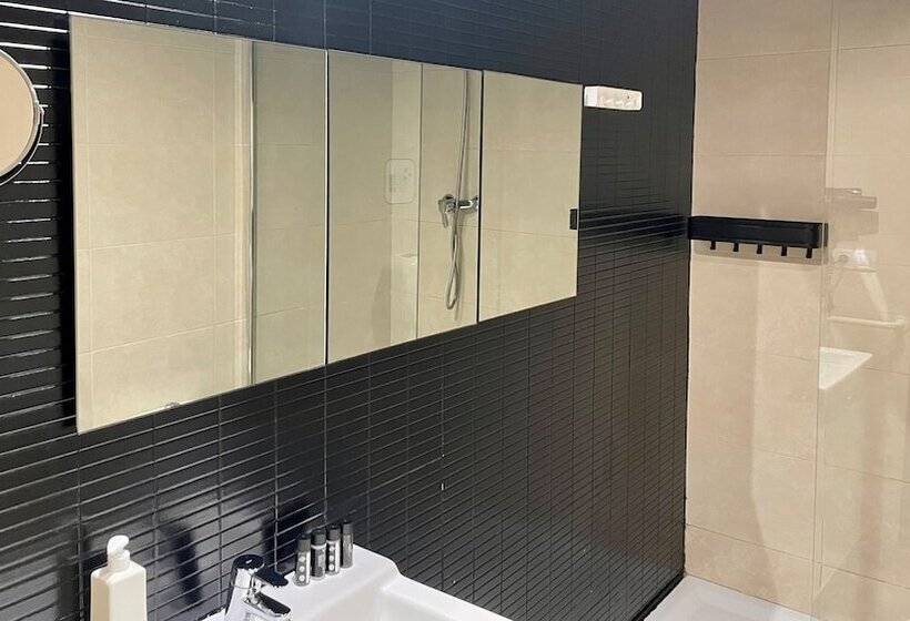 تختخواب و صبحانه Md Modern Hotel Jardines