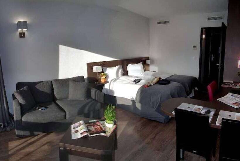 בית מלון כפרי Eden Park Pau Est, Avec Piscine