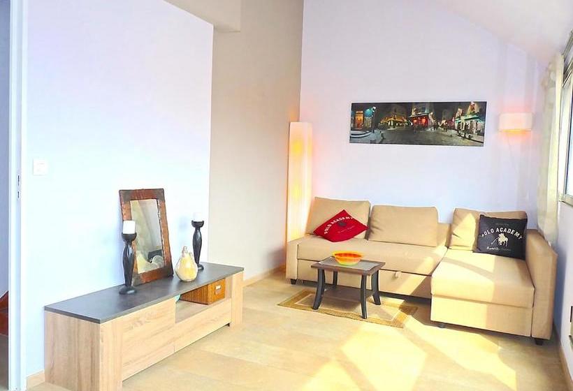 Lovely Modern Top Floor Apartment In Central Cannes Just A Short Walk From The Beaches And The Palai