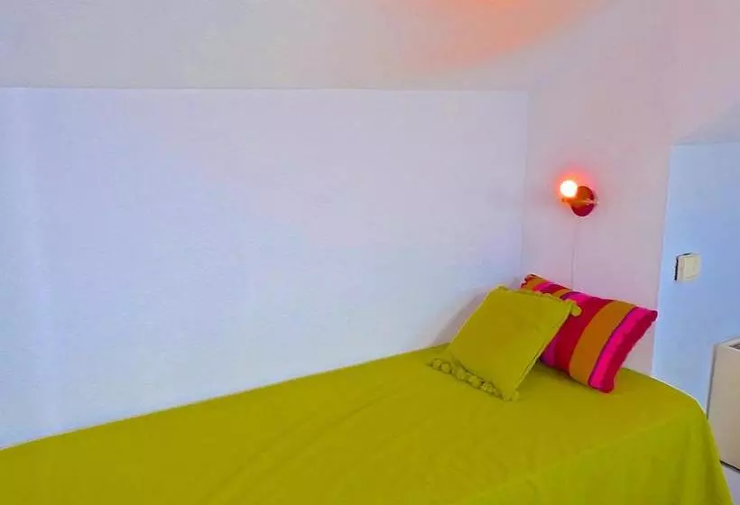 Lovely Modern Top Floor Apartment In Central Cannes Just A Short Walk From The Beaches And The Palai