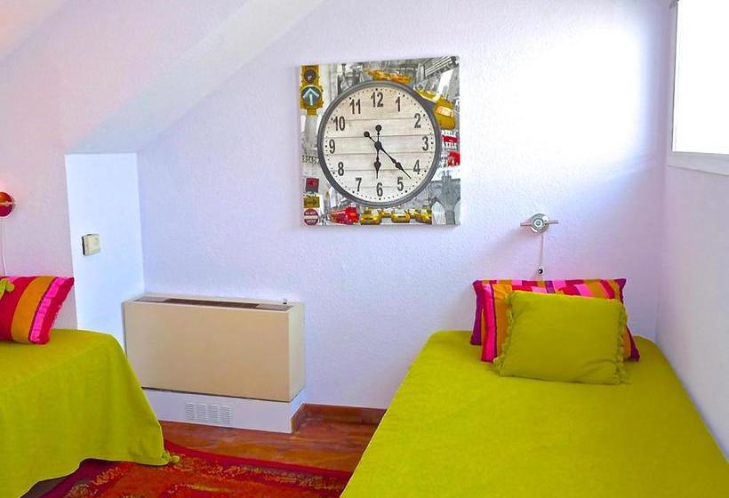 Lovely Modern Top Floor Apartment In Central Cannes Just A Short Walk From The Beaches And The Palai