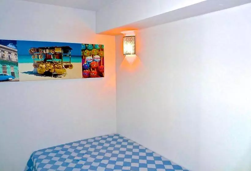 Lovely Modern Top Floor Apartment In Central Cannes Just A Short Walk From The Beaches And The Palai