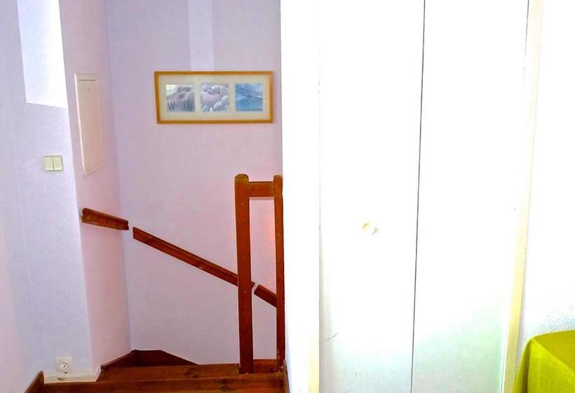 Lovely Modern Top Floor Apartment In Central Cannes Just A Short Walk From The Beaches And The Palai