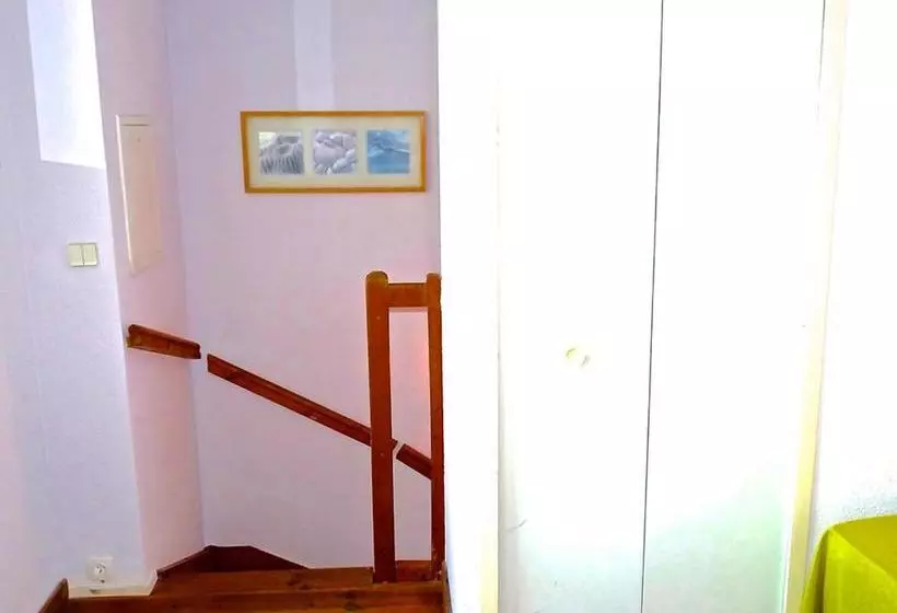 Lovely Modern Top Floor Apartment In Central Cannes Just A Short Walk From The Beaches And The Palai