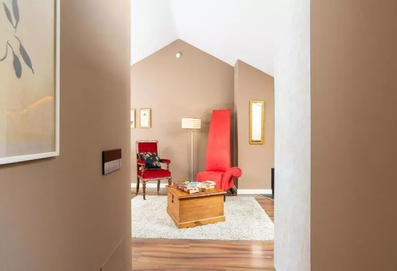 호텔 Albaicín   Auto Check In