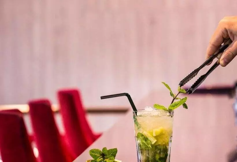 Отель Cabot Bordeaux Mgallery Collection