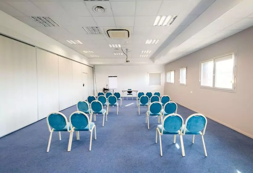 Hotel Campanile Narbonne A9/a61