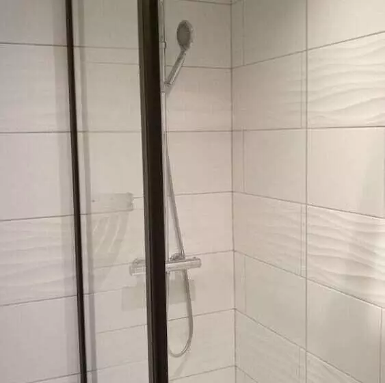 هتل De La Perdrix Rouge