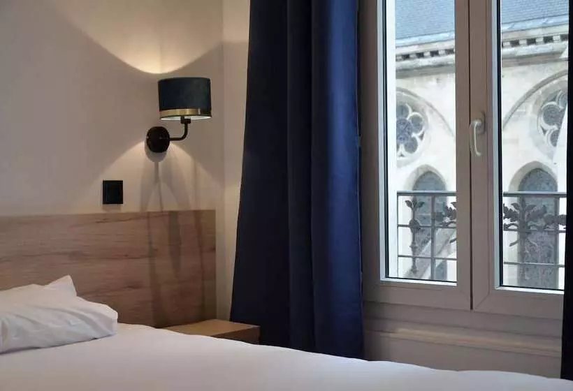 هتل De La Perdrix Rouge