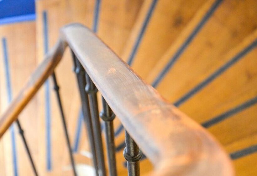 Hotel De La Perdrix Rouge