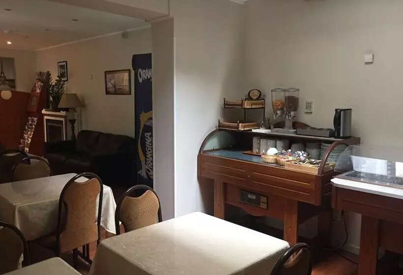 هتل De La Perdrix Rouge