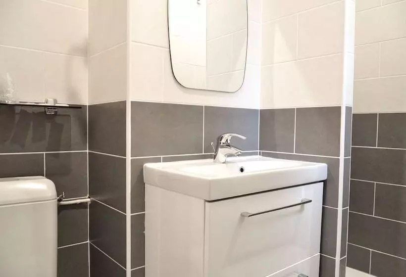 هتل De La Perdrix Rouge