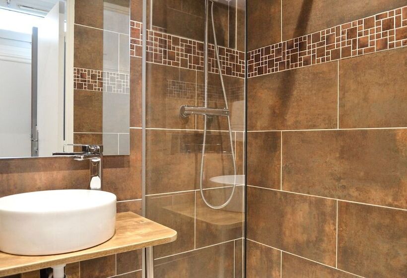 Hotel De La Perdrix Rouge