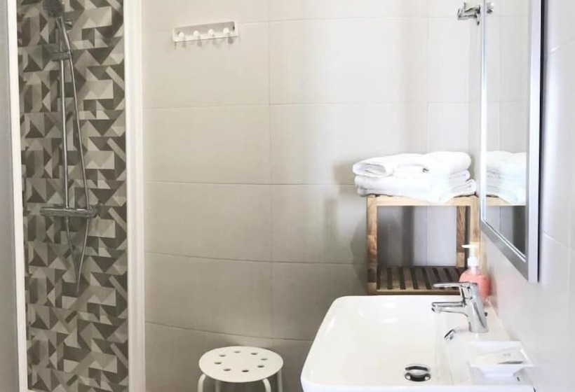 هتل Hostal Sonia Granada