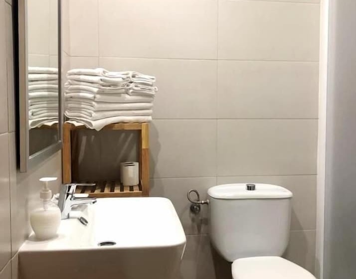 هتل Hostal Sonia Granada