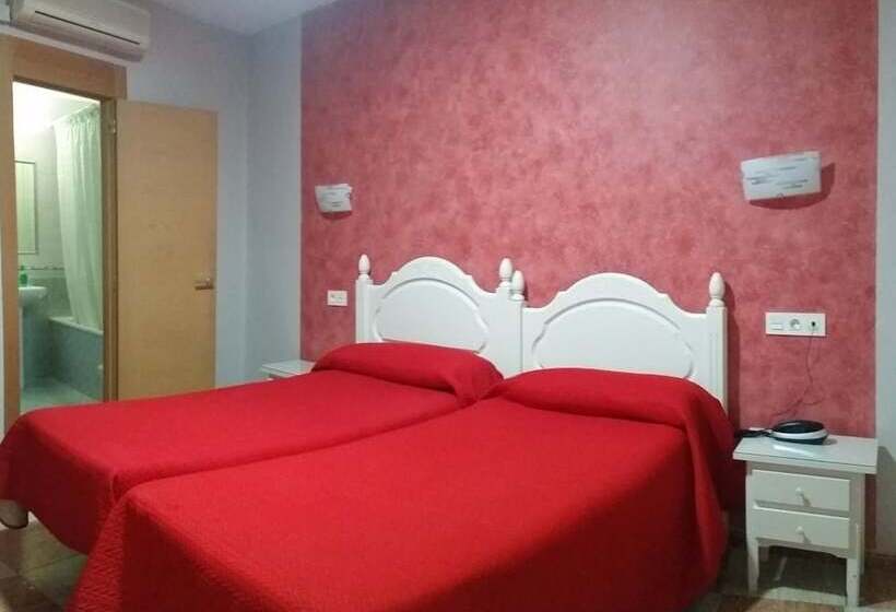 هتل Hostal Sonia Granada