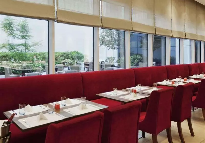 هتل Ibis Al Barsha