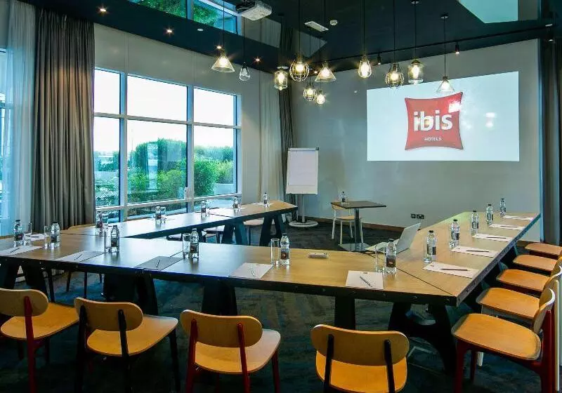 هتل Ibis Al Barsha