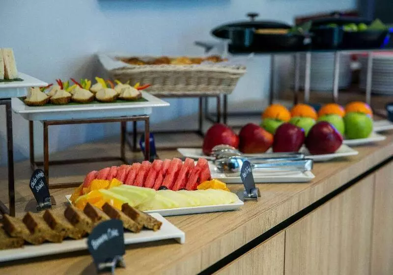 هتل Ibis Al Barsha