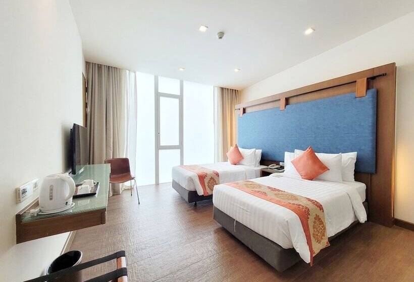 酒店 On 8 Sukhumvit Nana Bangkok By Compass Hospitality