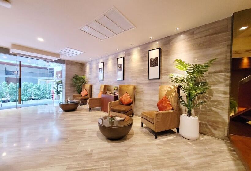 酒店 On 8 Sukhumvit Nana Bangkok By Compass Hospitality