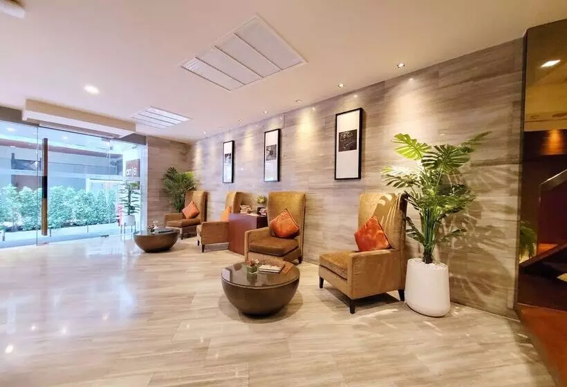 酒店 On 8 Sukhumvit Nana Bangkok By Compass Hospitality