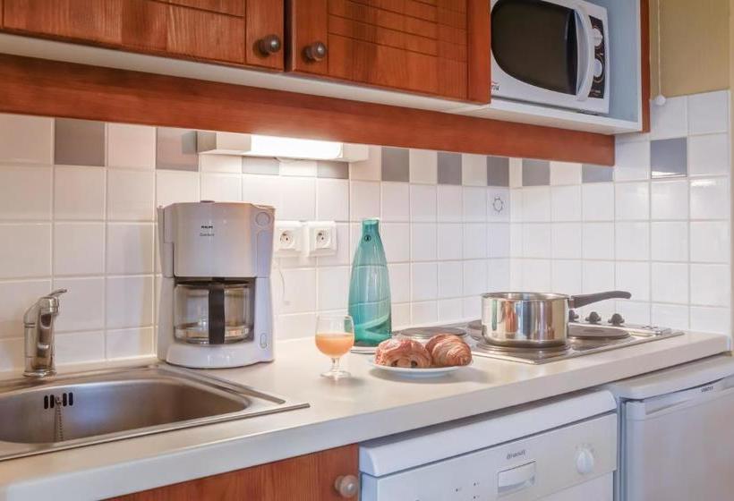 Отель Pierre & Vacances Résidence Les Grands Pins