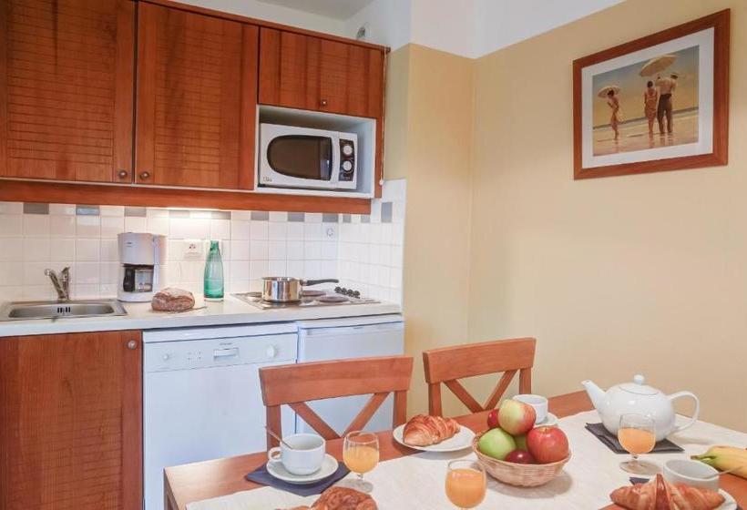 Отель Pierre & Vacances Résidence Les Grands Pins