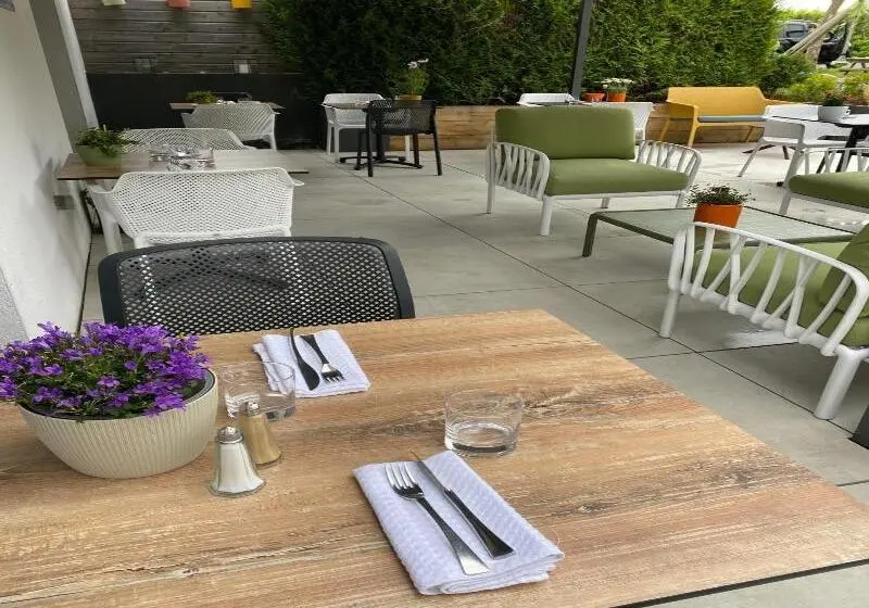 ホテル Restaurant L Eskemm St Brieuctregueux