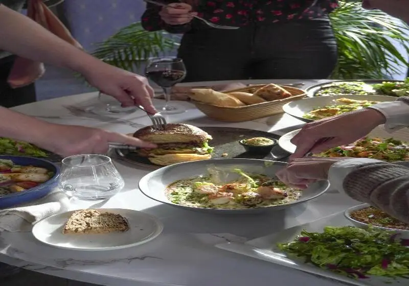 ホテル Restaurant L Eskemm St Brieuctregueux