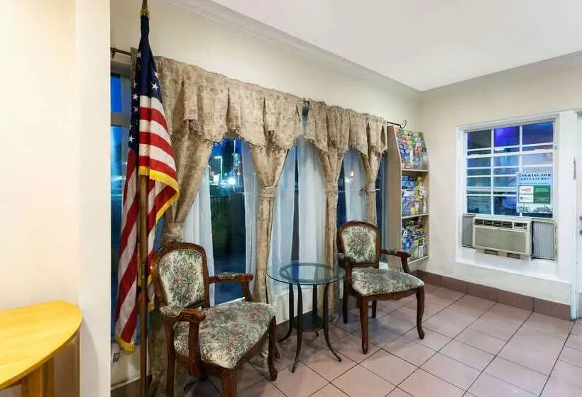 酒店 Travelodge By Wyndham El Cajon