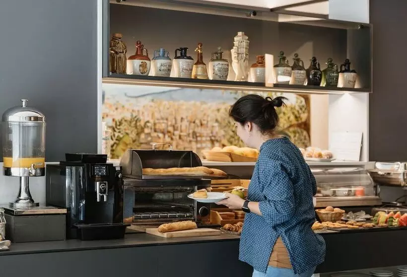 Отель Travessera