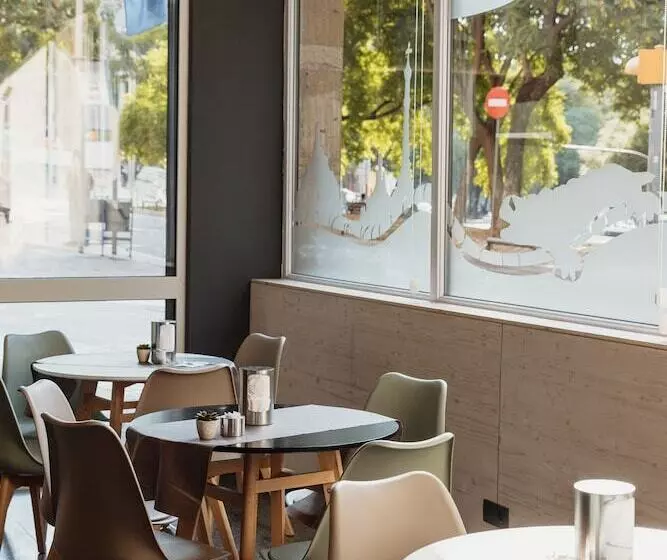 Отель Travessera